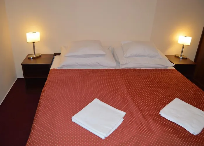 Aréna Szálloda 3*