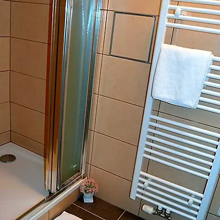 Hotell Arena 3*