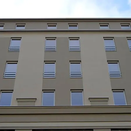 Hotell Arena 3*