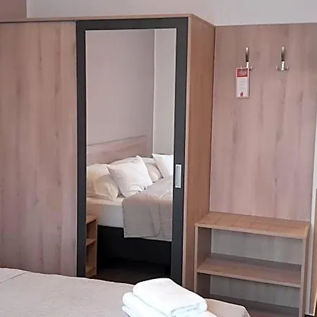 Arena Hotell 3*