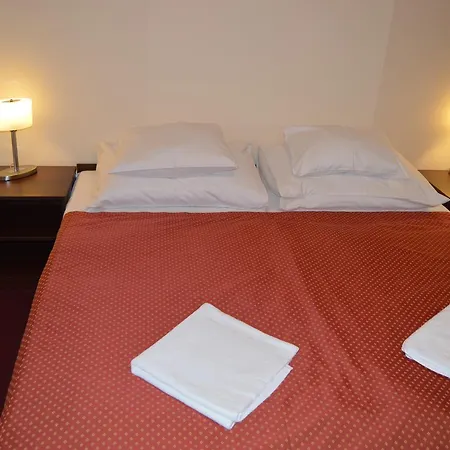 Aréna Hotel 3*
